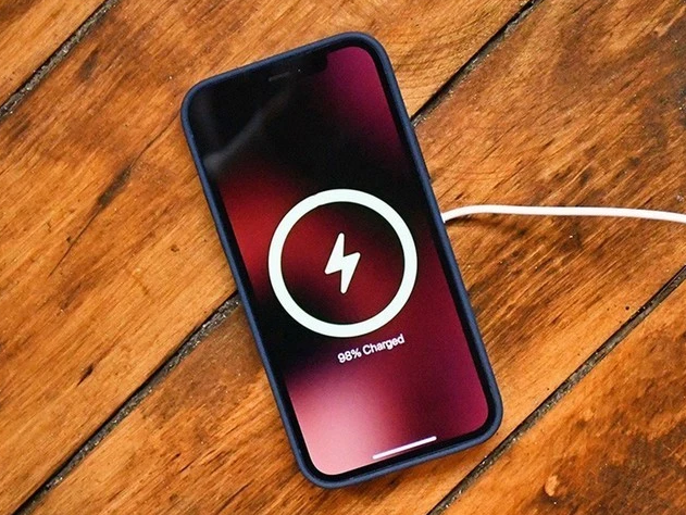 扶风苹果手机维修分享iPhone 12可以随便充电吗 